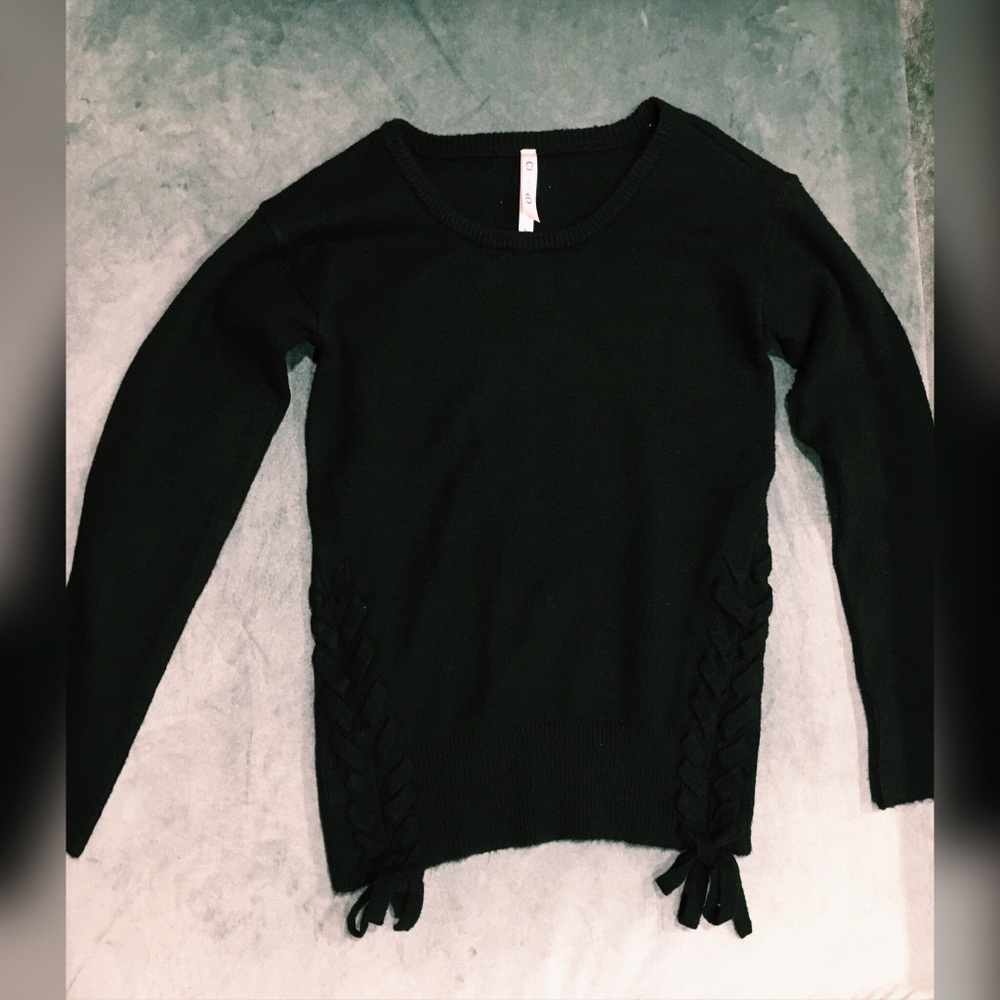 CI SONO Black Sweater w/ Braided Detailing